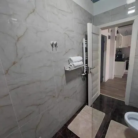 Andra Apartment