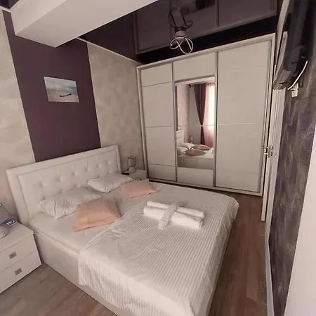 Andra Apartment Navodari