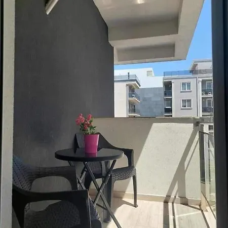 Andra Apartment