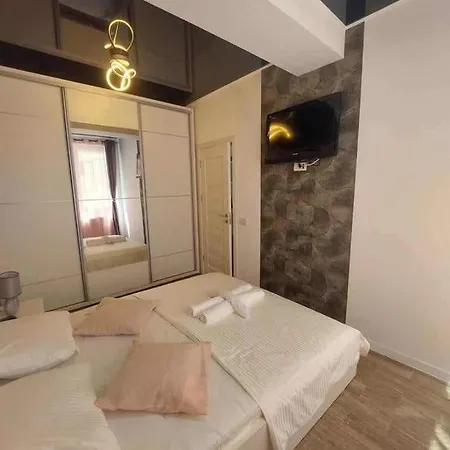 Andra Apartment